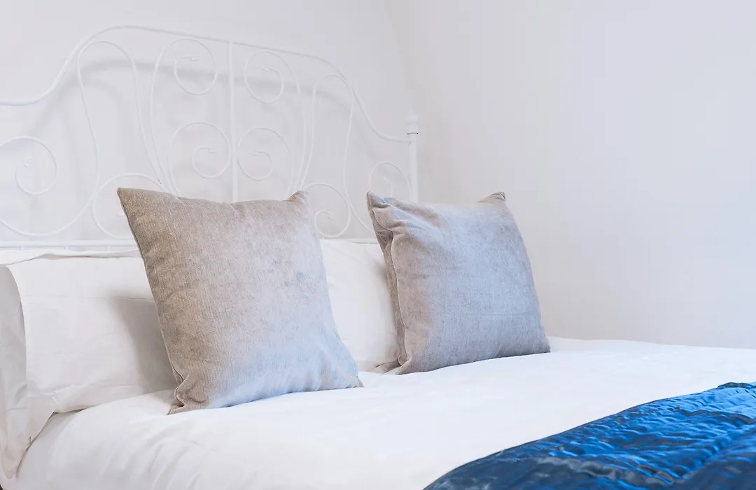 Mayfair Guesthouse-1